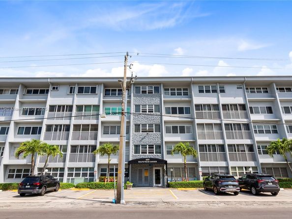 329 SE 3rd St 105T, Hallandale Beach FL 33009