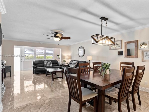 329 SE 3rd St 105T, Hallandale Beach FL 33009