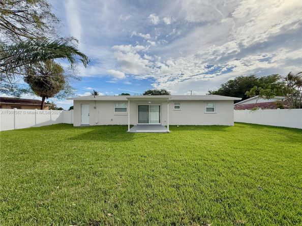 671 NW 37th Ave, Lauderhill FL 33311