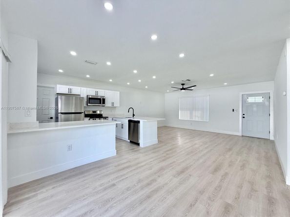 671 NW 37th Ave, Lauderhill FL 33311