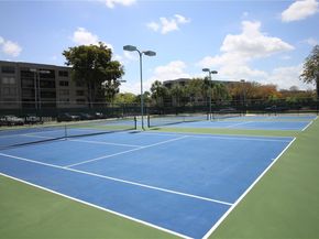 1100 Colony Point Cir 208, Pembroke Pines FL 33026