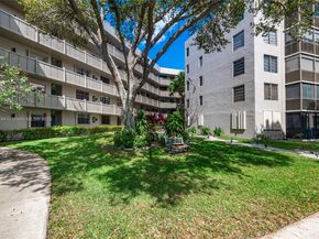 1100 Colony Point Cir 208, Pembroke Pines FL 33026
