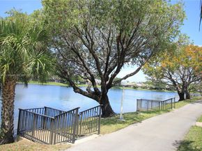 1100 Colony Point Cir 208, Pembroke Pines FL 33026