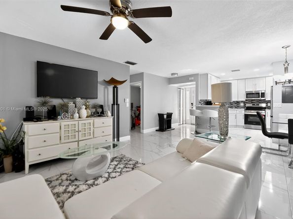 2741 S Carambola Cir S 1916, Coconut Creek FL 33066