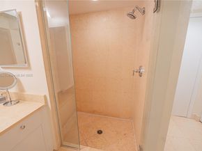 19900 E Country Club Dr 1214, Aventura FL 33180