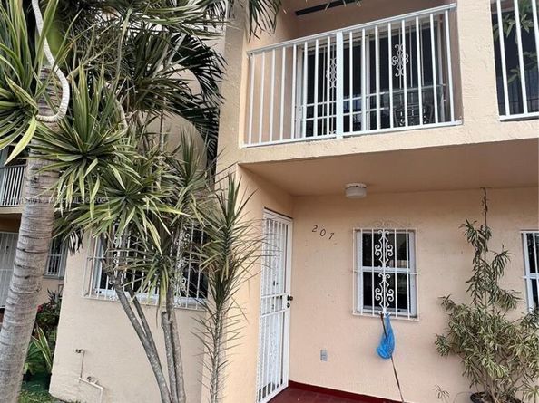 2600 NW 28th St 2072, Miami FL 33142