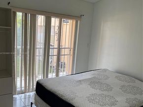 2600 NW 28th St 2072, Miami FL 33142