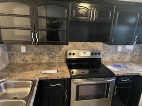 2600 NW 28th St 2072, Miami FL 33142