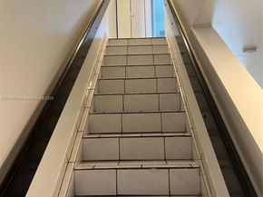 2600 NW 28th St 2072, Miami FL 33142