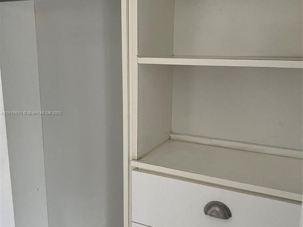 2600 NW 28th St 2072, Miami FL 33142