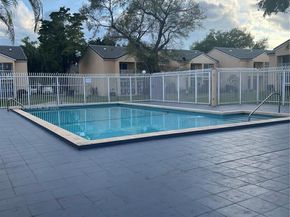 2600 NW 28th St 2072, Miami FL 33142