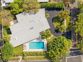 12600 Ixora Rd, North Miami FL 33181
