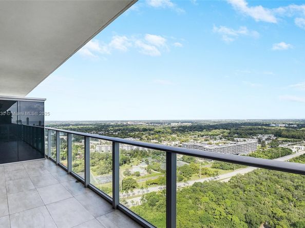 16385 Biscayne Blvd 3202, North Miami Beach FL 33160