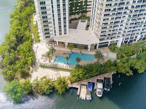 16385 Biscayne Blvd 3202, North Miami Beach FL 33160