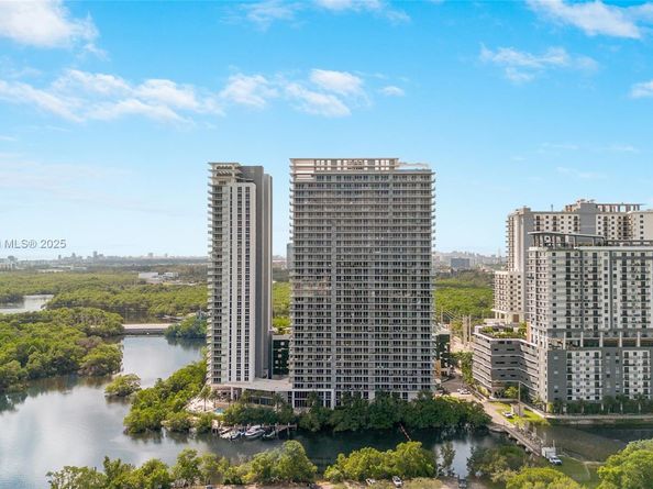 16385 Biscayne Blvd 3202, North Miami Beach FL 33160