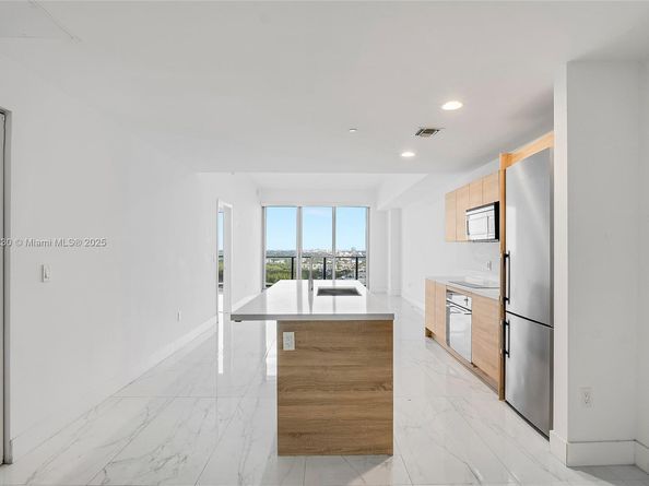 16385 Biscayne Blvd 3202, North Miami Beach FL 33160