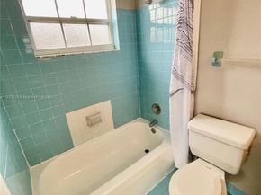 5532 SW 22nd St, West Park FL 33023