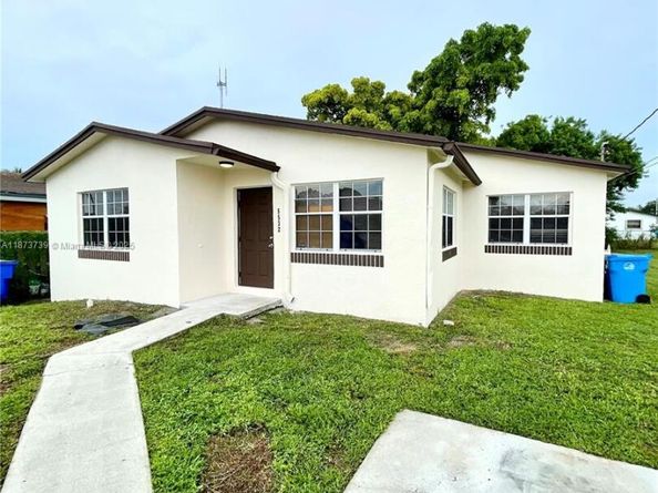 5532 SW 22nd St, West Park FL 33023