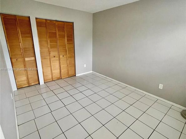5532 SW 22nd St, West Park FL 33023