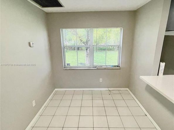 5532 SW 22nd St, West Park FL 33023