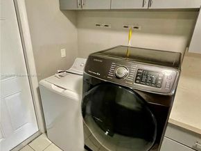 5532 SW 22nd St, West Park FL 33023