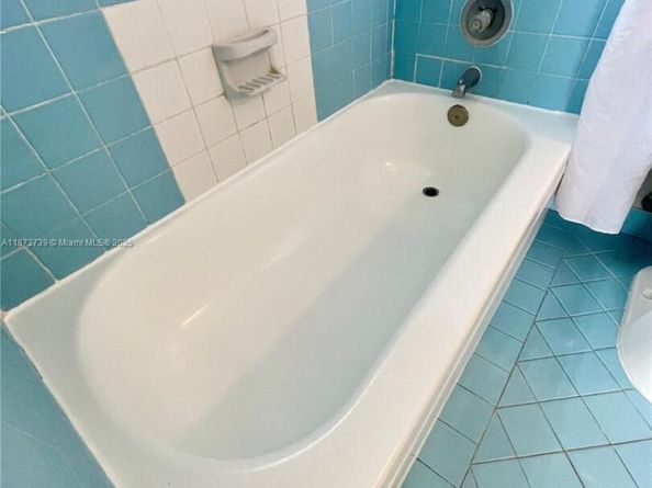 5532 SW 22nd St, West Park FL 33023