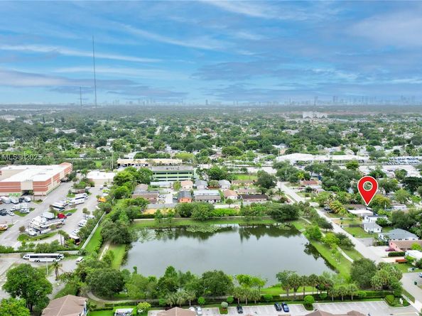 6044 SW 37th St, Miramar FL 33023