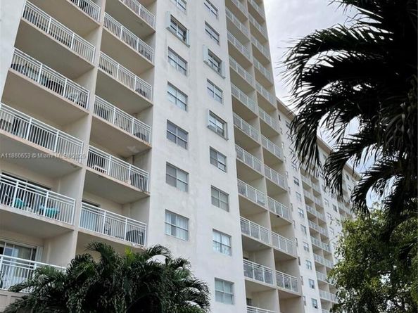 400 Kings Point Dr 1112, Sunny Isles Beach FL 33160