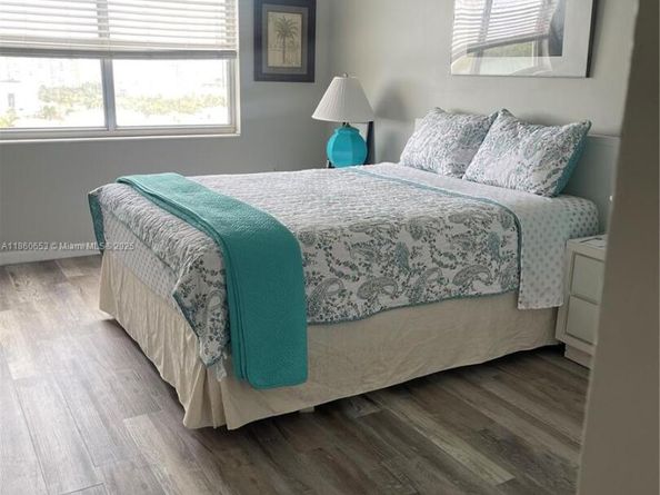 400 Kings Point Dr 1112, Sunny Isles Beach FL 33160