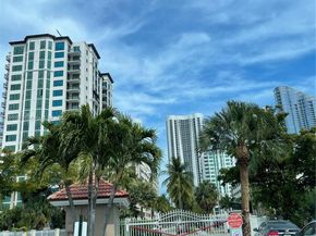 400 Kings Point Dr 1112, Sunny Isles Beach FL 33160