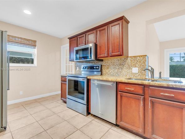 1234 Buchanan St, Hollywood FL 33019