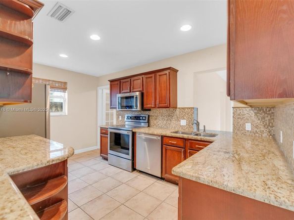 1234 Buchanan St, Hollywood FL 33019