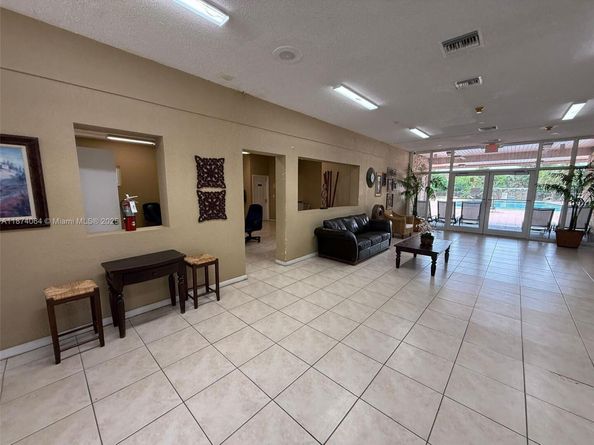 6940 Miami Gardens Dr 1122, Hialeah FL 33015