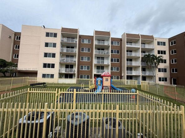 6940 Miami Gardens Dr 1122, Hialeah FL 33015