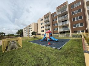 6940 Miami Gardens Dr 1122, Hialeah FL 33015