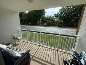 6940 Miami Gardens Dr 1122, Hialeah FL 33015