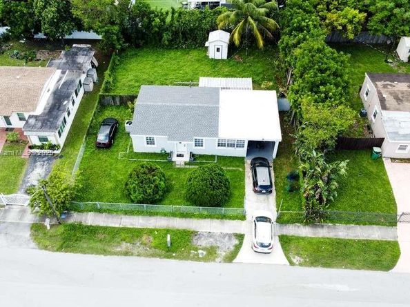 18040 NW 2nd Ct, Miami Gardens FL 33169