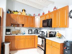 18040 NW 2nd Ct, Miami Gardens FL 33169