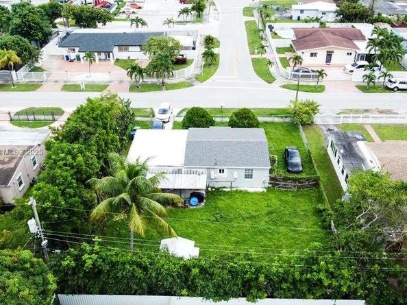 18040 NW 2nd Ct, Miami Gardens FL 33169