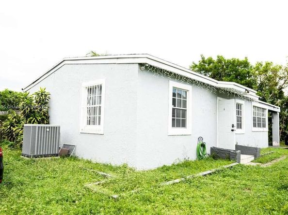 18040 NW 2nd Ct, Miami Gardens FL 33169