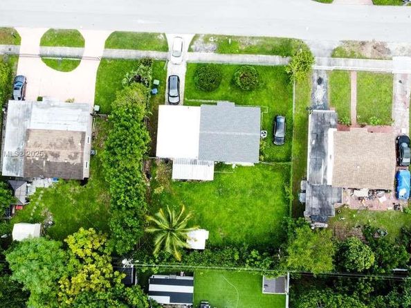 18040 NW 2nd Ct, Miami Gardens FL 33169