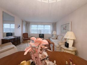 410 SE 2nd St 305, Hallandale Beach FL 33009