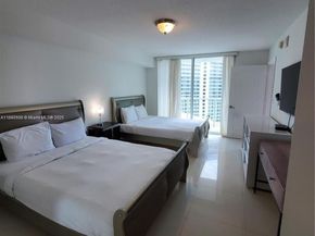 1200 Brickell Bay Dr 3309, Miami FL 33131