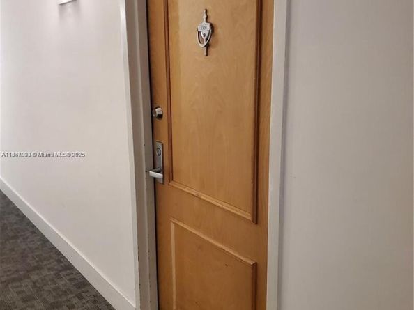 1200 Brickell Bay Dr 3309, Miami FL 33131