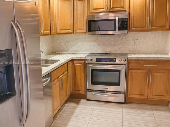 400 Kings Point Dr 224, Sunny Isles Beach FL 33160