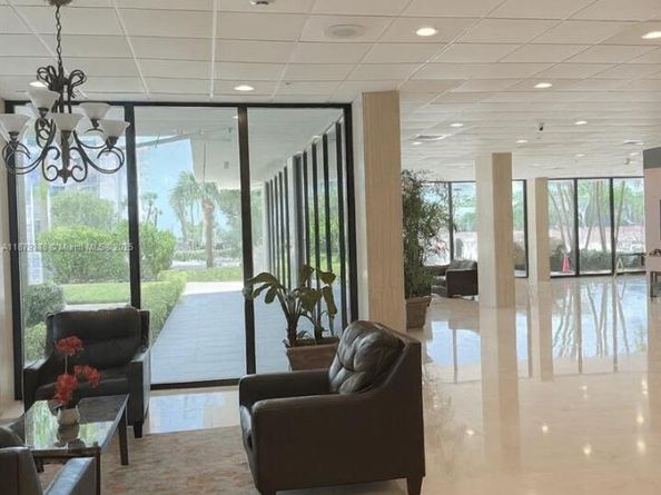 400 Kings Point Dr 224, Sunny Isles Beach FL 33160