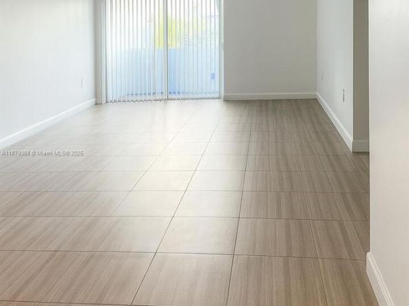 400 Kings Point Dr 224, Sunny Isles Beach FL 33160