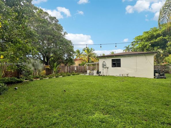 260 NW 133rd St, North Miami FL 33168