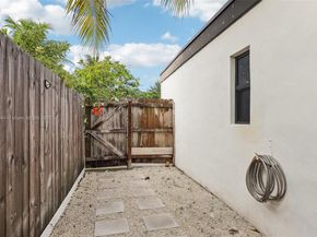 260 NW 133rd St, North Miami FL 33168