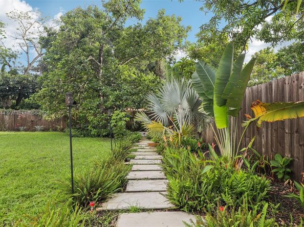 260 NW 133rd St, North Miami FL 33168